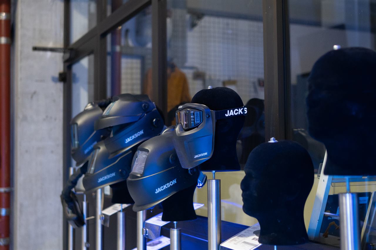 Automatik-Schweißhelme und Arbeitsschutz – Zerrle Schweißtechnik liefert nach Eichenau